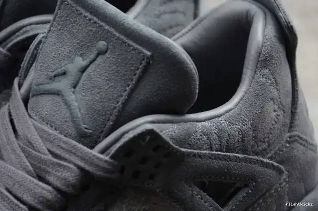 Air 930155-003 4 Jordan x Cool Grey KAWS 0526
